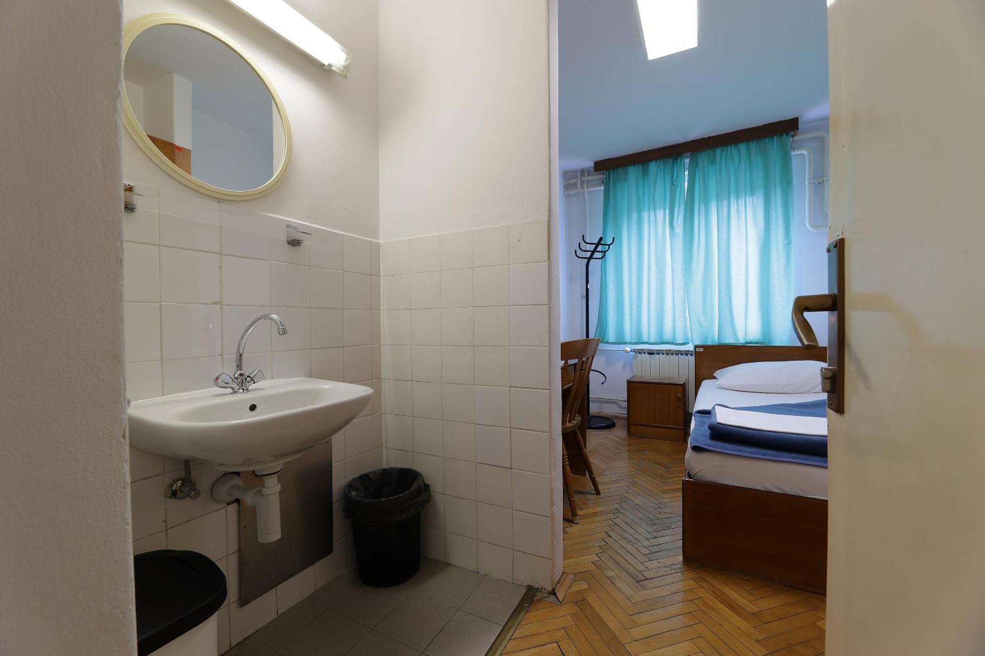 Rijeka Budget Rooms Bilik gambar